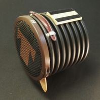 Lautsprecherbox mit Magnetfuss