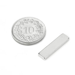 Q-20-05-02-HN, Parallélépipède magnétique 20 x 5 x 2 mm, néodyme, 44H, nickelé