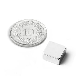 Q-10-10-03-N, Parallélépipède magnétique 10 x 10 x 3 mm, néodyme, N42, nickelé