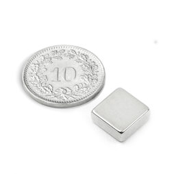 Q-10-10-04-N, Parallélépipède magnétique 10 x 10 x 4 mm, néodyme, N40, nickelé