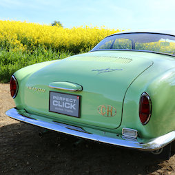 LP-CHCAR2H/aluminium, Wechselnummerhalter 'Perfect Click' Hochformat, magnetischer Nummernschildhalter, für Autos in der Schweiz, 2 Zeilen